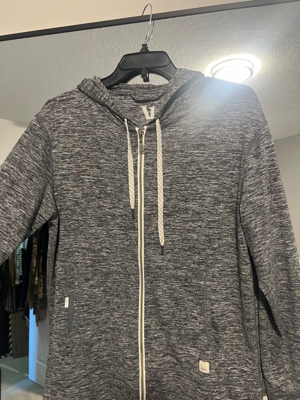 Vuori women’s Gray Full-Zip Hoodie